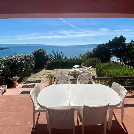 Casa Sulla Via Fontanella 3 Isola Rossa (Sassari)